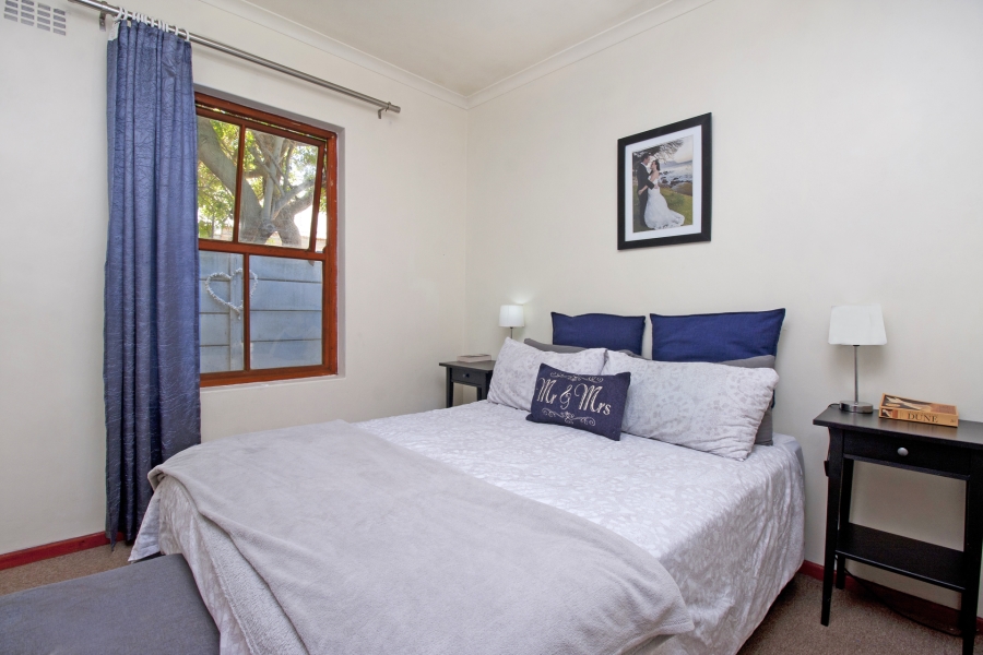 2 Bedroom Property for Sale in Milkwood Park Western Cape